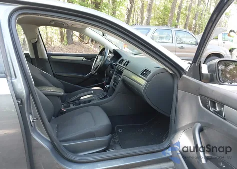 2013 Volkswagen Passat 2.5L S from USA, damaged, VIN 1VWAP7A38DC133589